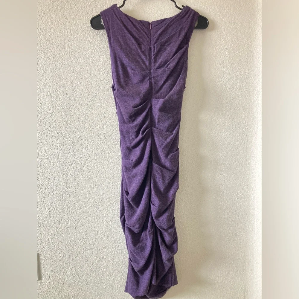 Gorgeous purple sleeveless lined ruched bodycon midi dress Nicole Miller Sz 2 - Picture 7 of 12